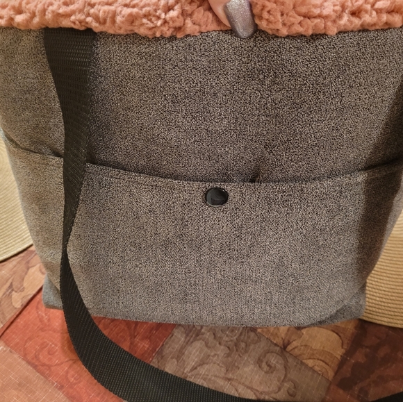 Dog Carrier Purse Made Out Of Cloth Material 15×9 1/2 - Picture 1 of 4